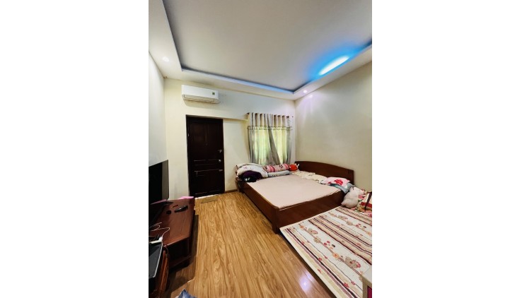 Ngộp Lạc Long Quân - 4x11m- HXH thông 2 tầng Khu Bầu Cát